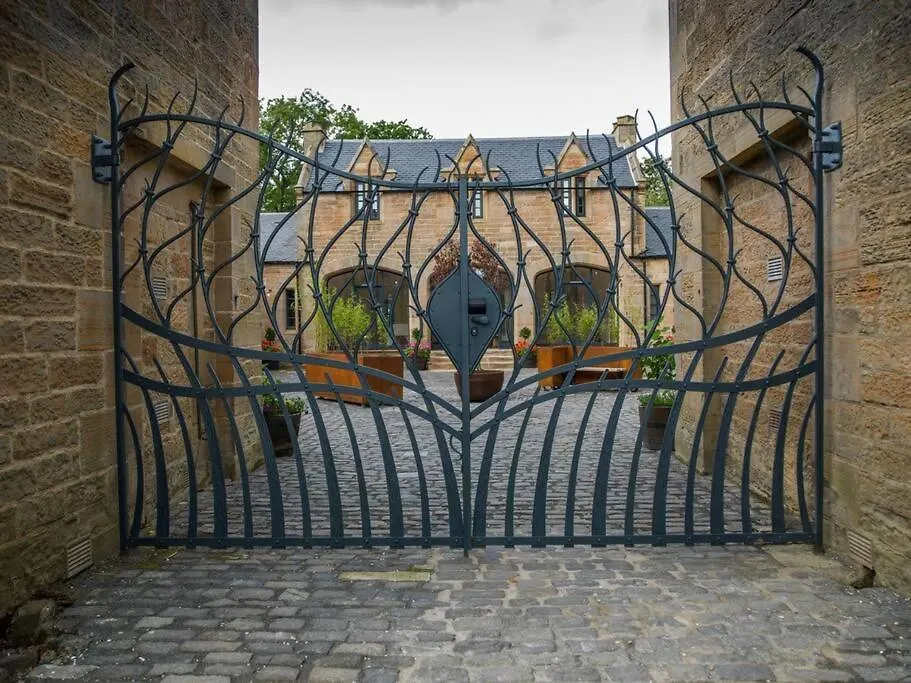Stunning Edinburgh 1820S Stables Converted Studio 0*,